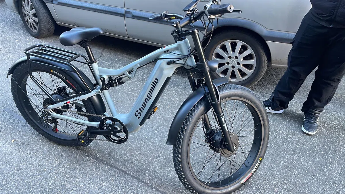 Shengmilo S600 Bicicletas eléctricas, 26 Pulgadas, neumáticos Anchos, batería de 840 WH con batería de Iones de Litio extraíble y 7 velocidades para Adultos y Hombres(Gris Mate)