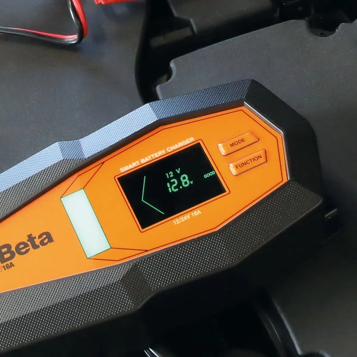 BETA 1498H/16A – Cargador de batería electrónico multifunción de 12-24 V para baterías de plomo y litio, con pantalla LCD y protecciones de seguridad, corriente de carga de 4-16 A