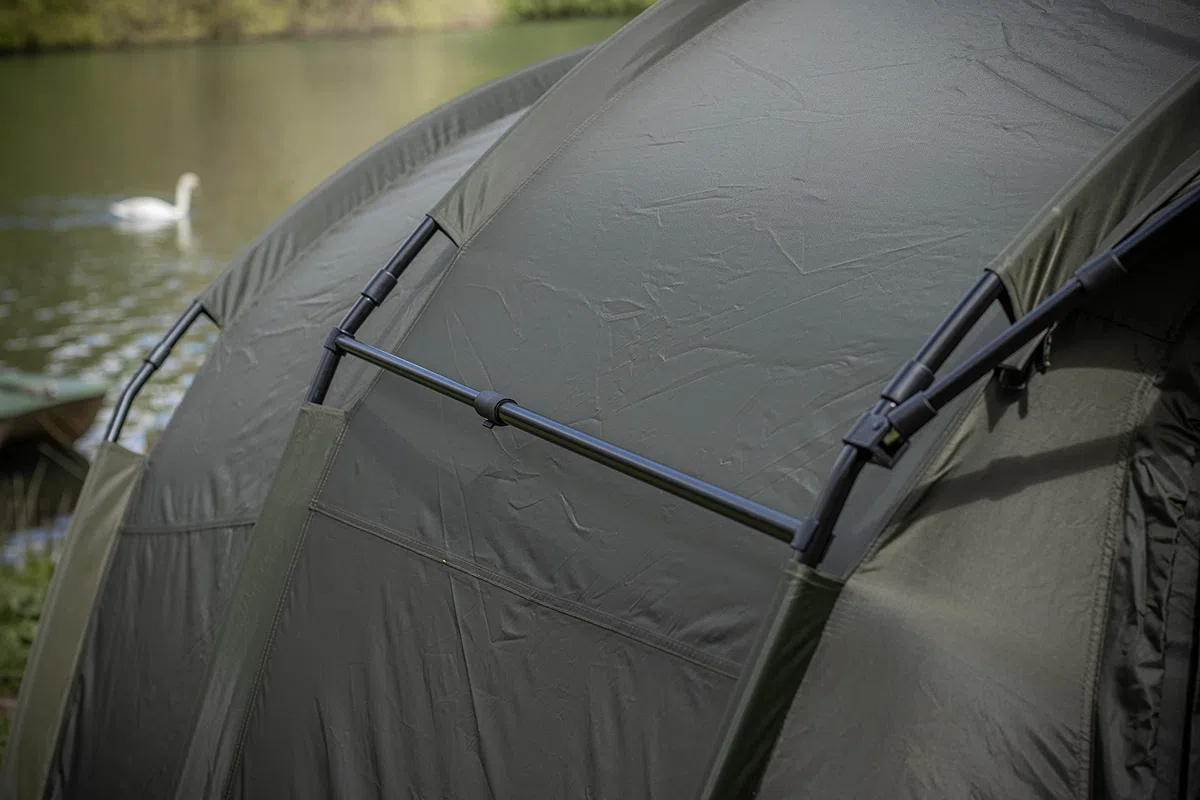 Solar Tackle Undercover - Refugio Exterior Bivvy para 2 Personas, Resistente al Agua, Malla mosquitera, Flujo de Aire, Paneles Traseros enrollados, Incluye Bolsillos Interiores, Lona Resistente para