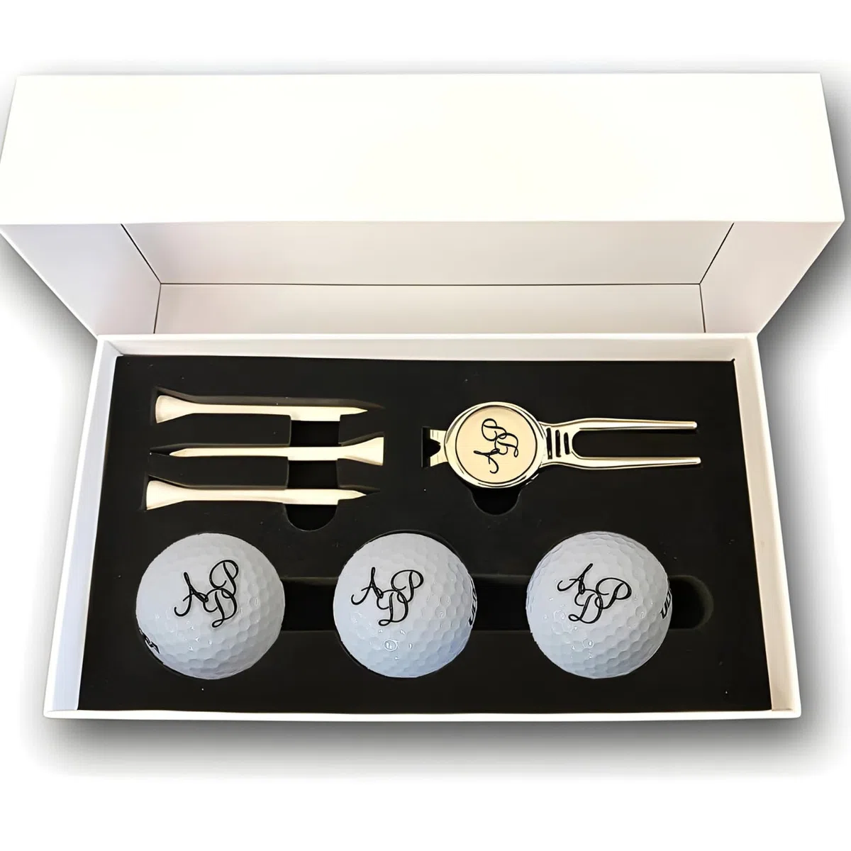Juego de pelotas de golf con iniciales personalizadas, 3 pelotas de golf Wilson y 3 tees en caja de regalo, color blanco