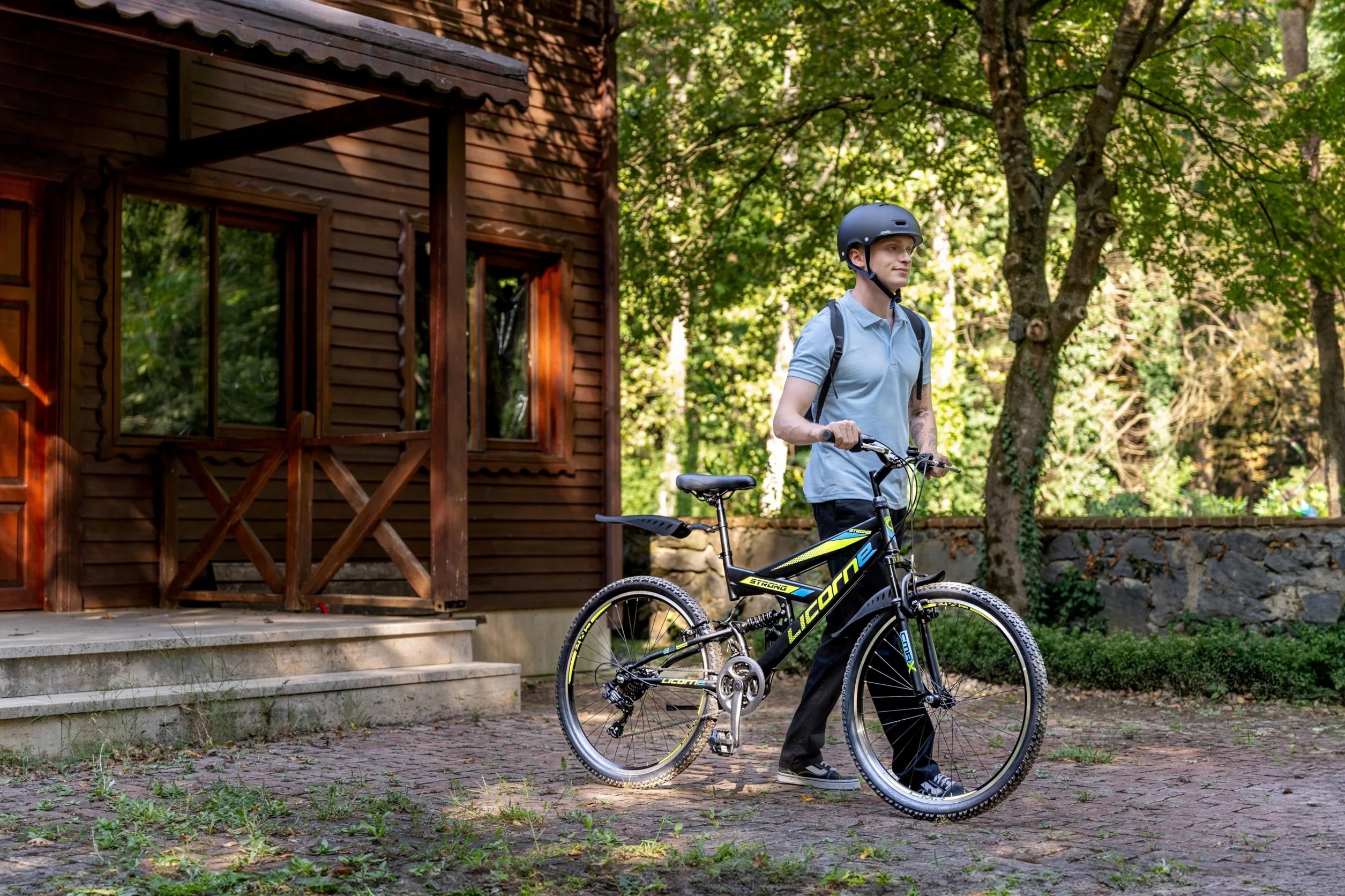 Licorne Bike Bicicleta de montaña Premium Strong V de 24 y 26 pulgadas, para niños, niñas, mujeres y hombres, cambio de 21 velocidades, suspensión completa