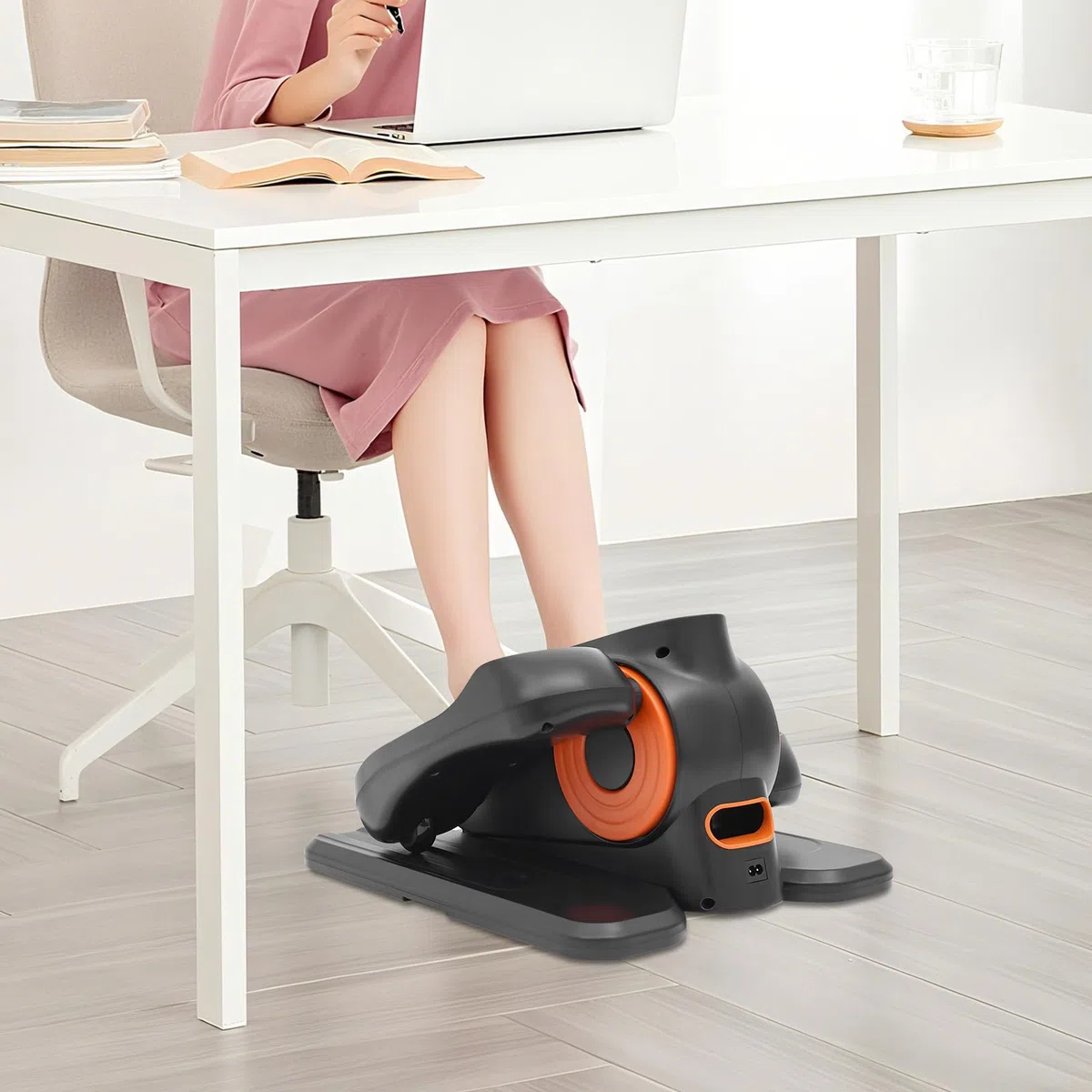 Entrenador elíptico eléctrico debajo de la mesa, pedalera portátil con control remoto, entrenador de escritorio para ejercicios de piernas y brazos, negro