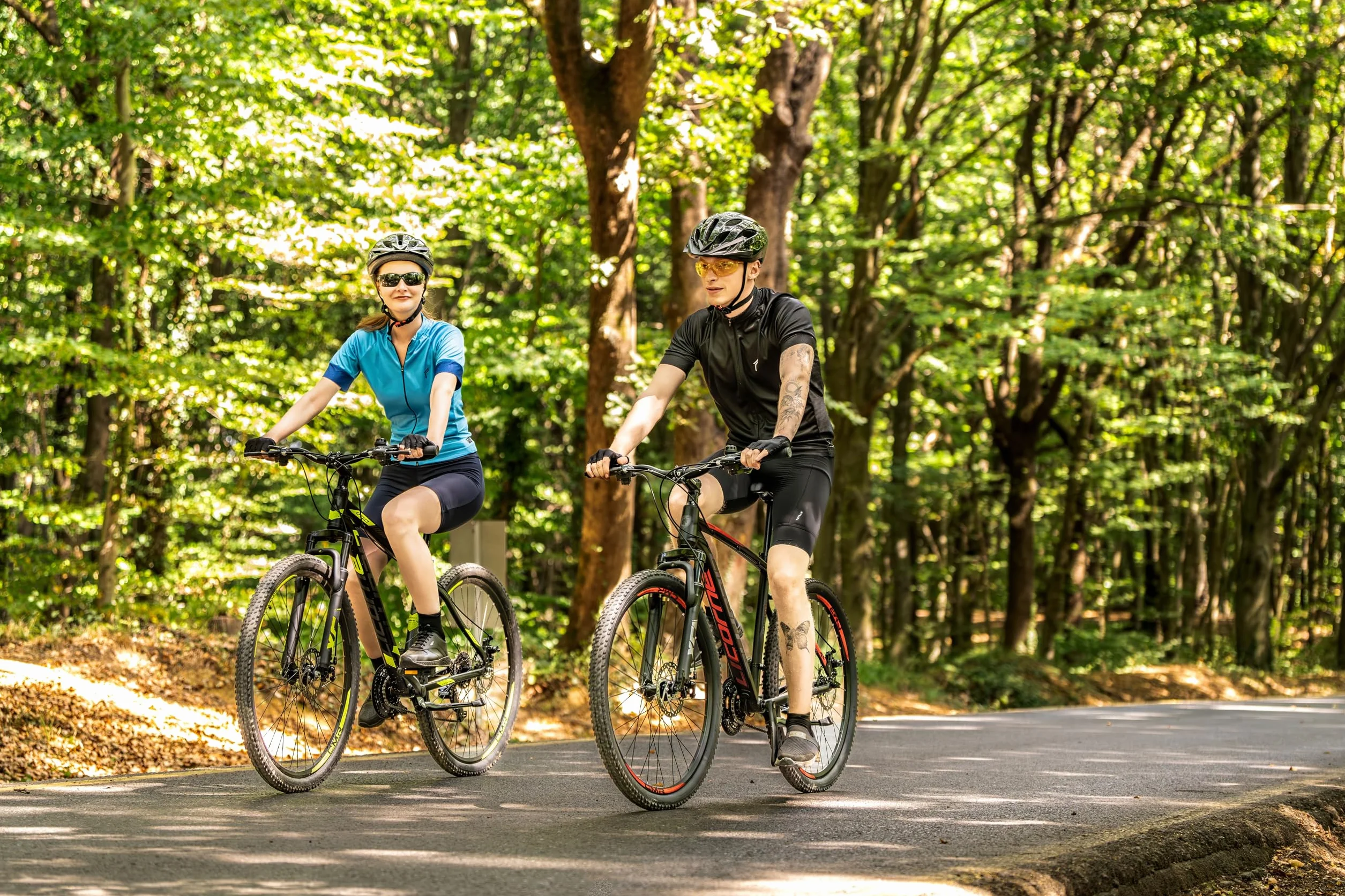 Licorne Bike Effect Premium - Bicicleta de montaña de 29 Pulgadas - para niños, niñas, Hombres Mujeres - Cambio de 21 velocidades - para Hombre - Negro/Lime (2 Frenos de Disco)