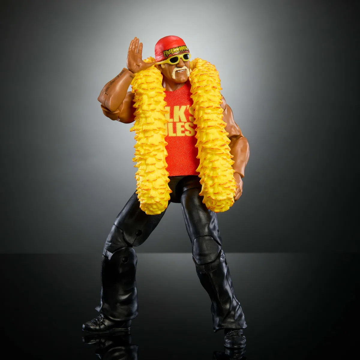 WWE Mattel Elite Collection - Figura de acción y Accesorios, Juego Premium de Hulk Hogan para Eventos en Vivo, Wrestlemania con Piezas de Howard Finkel Build-A-Figure