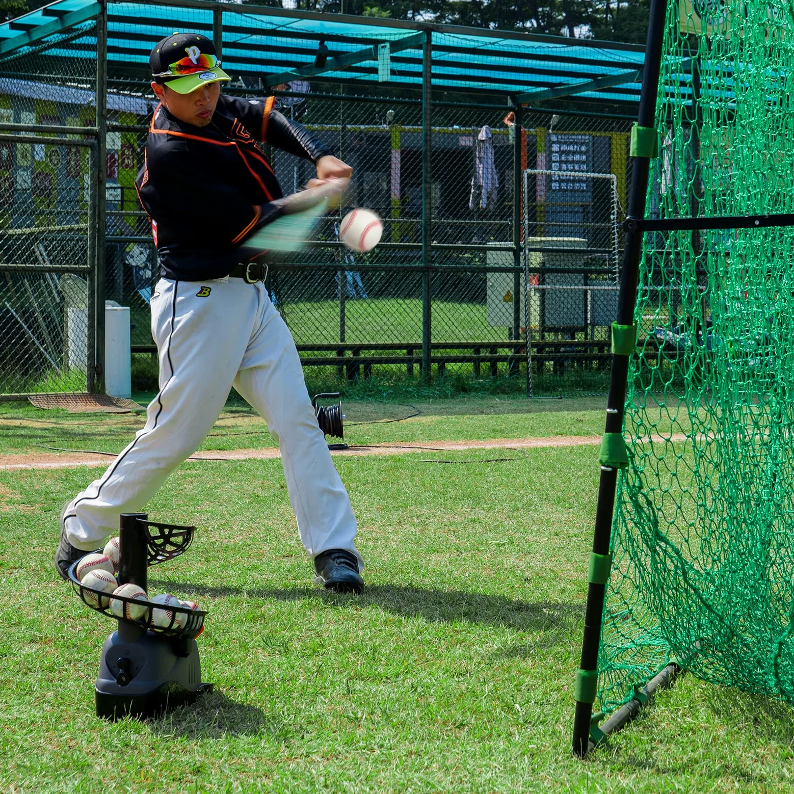 Furlihong 898BH - Máquina de Lanzamiento Suave de béisbol, ángulo Ajustable, Remo y liberación para lanzar, no Necesita Fuente de alimentación, Funciona con béisbol reglamentario