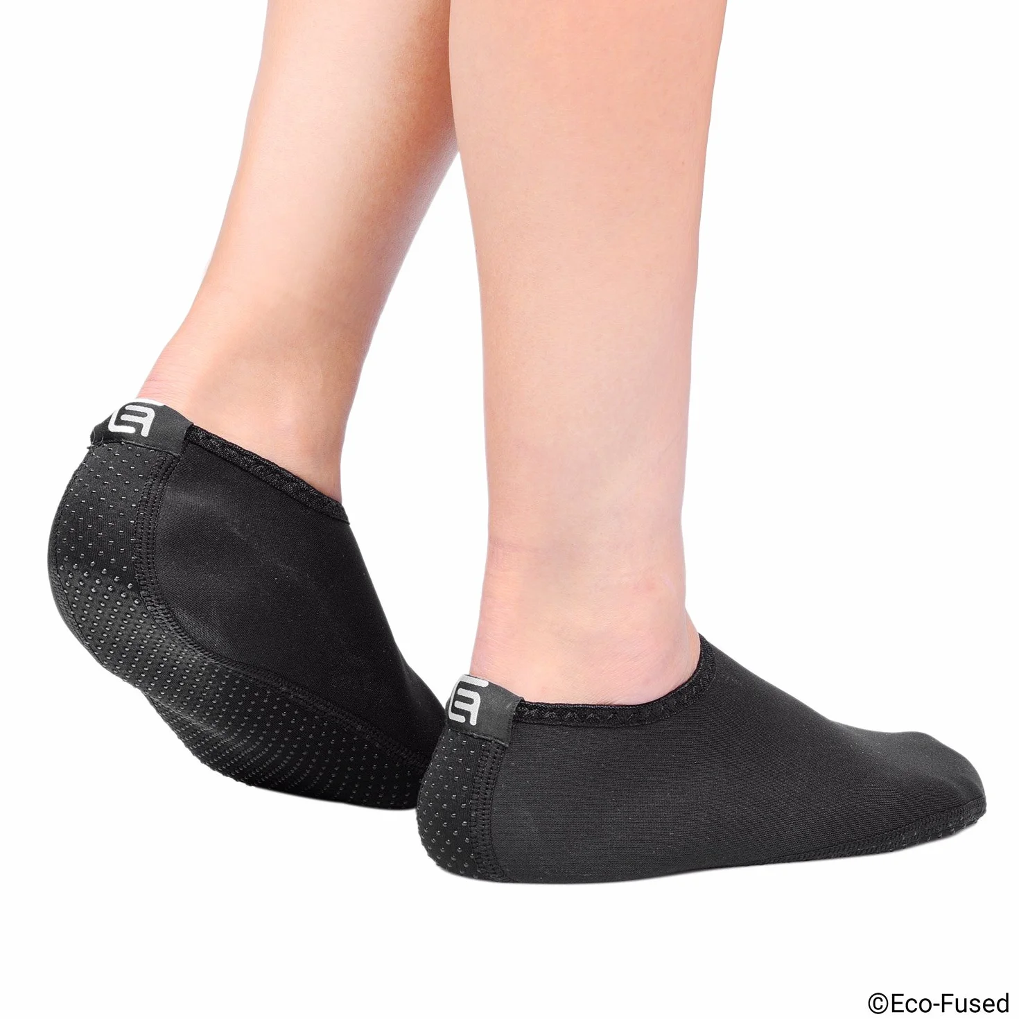 Calcetines / Zapatos de agua para mujeres – Extra Cómodos – Protege contra la arena, agua fría/caliente, UV, rocas/guijarros – Calzado fácil para nadar, voleibol de playa, snorkel, vela, surf, yoga