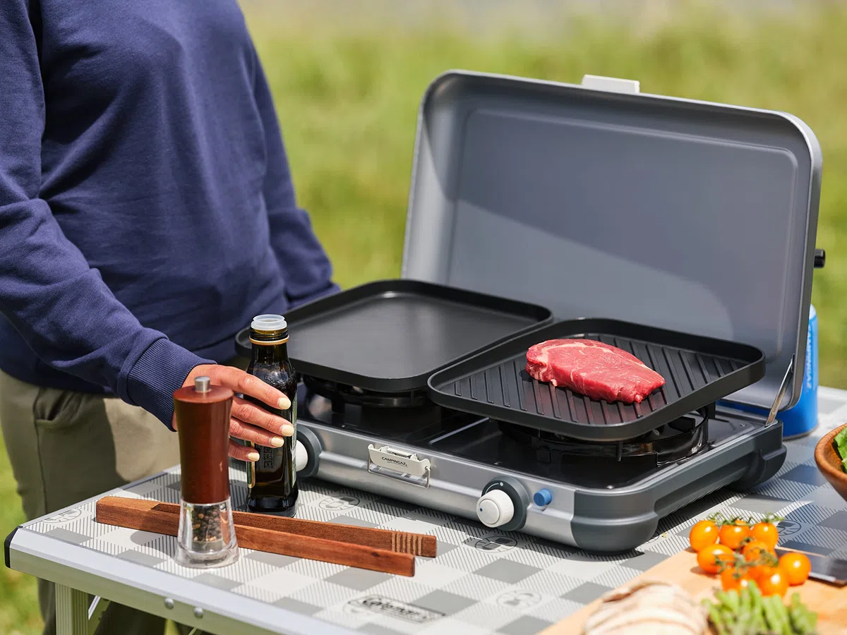 Campingaz Camping Kitchen 2 Grill & Go CV | Cocina Camping de gas, 2 fuegos, funciona con cartucho gas, 3,600 vatios, cocina cartucho con 2 placas de cocción regulables de forma continua