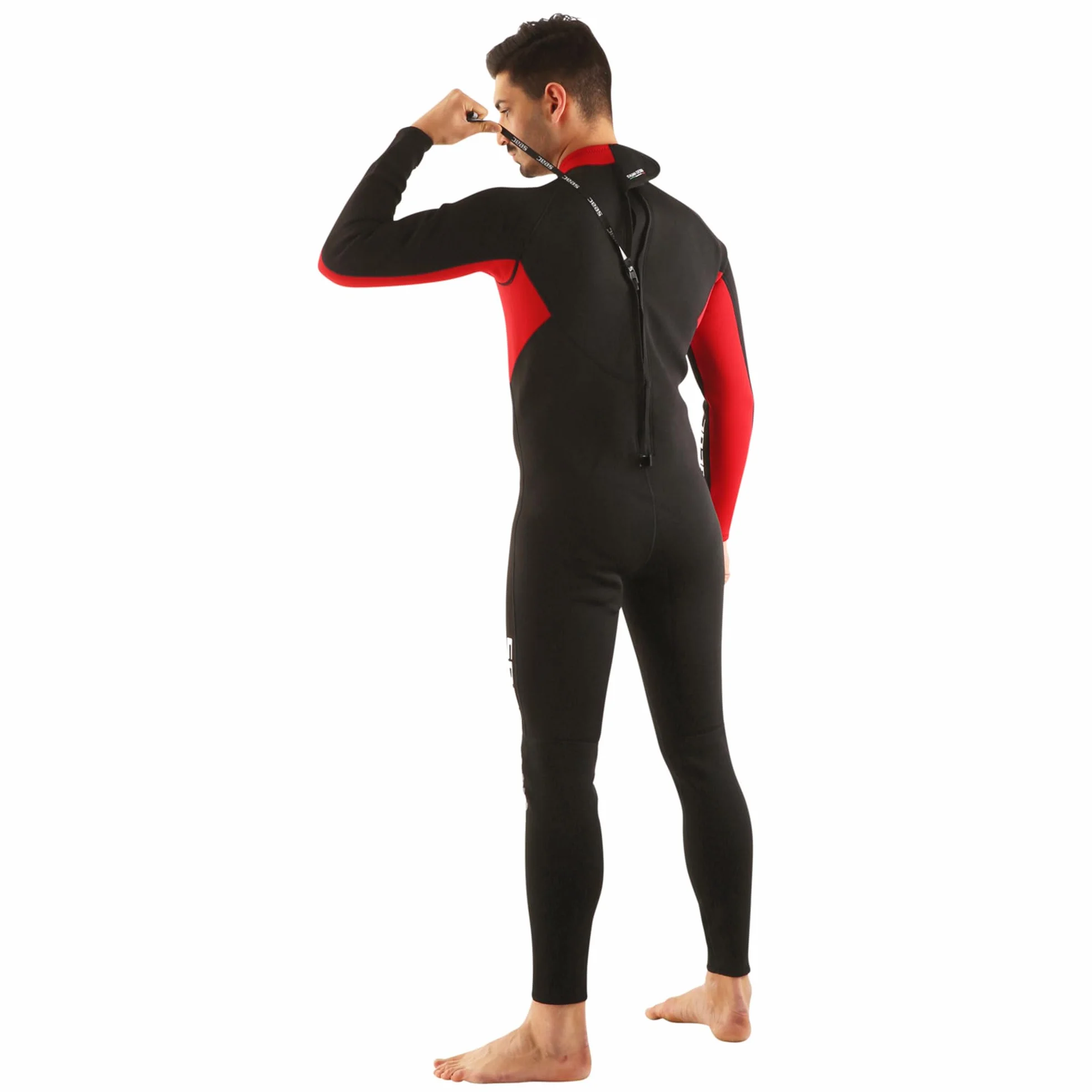 Traje húmedo completo Relax de Seac diseñado para hombre y mujer, con un grosor de 2,2mm y hecho en neopreno High Stretch Comfortable; pensado especialmente para la práctica del buceo de botella