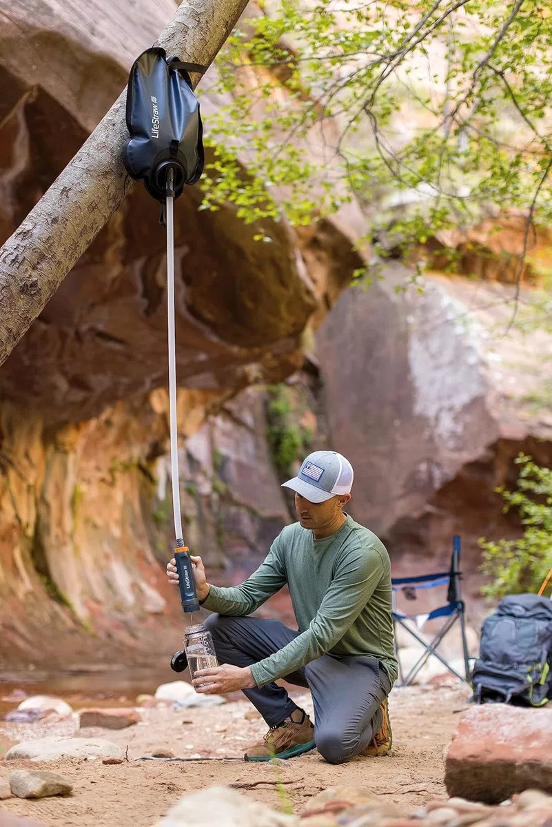 LifeStraw Peak Series: Sistema de purificación de agua por gravedad - 8L con correa de colgar - Ideal para camping, senderismo, emergencias - Elimina virus, bacterias y parásitos