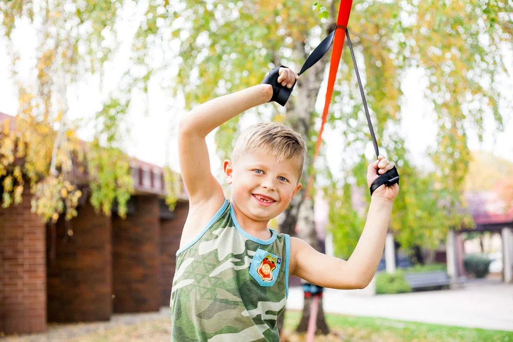 ZenMonkey Slackline Kit con línea de Entrenamiento Superior, Entrenador de Brazos, Protectores de árboles, Bolsa de Transporte de Tela e Instrucciones, 60 pies, fácil instalación para la Familia,