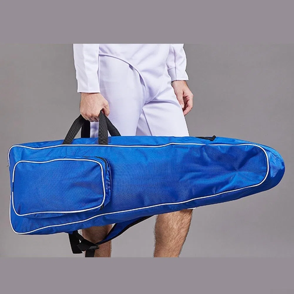 Bolsa de almacenamiento compacta para trajes de esgrima con material resistente y múltiples bolsillos