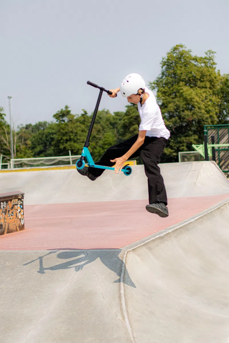 ACTA Patineta Freestyle - Modelo FS - Azul | Compresión HIC - Ligera y Polivalente