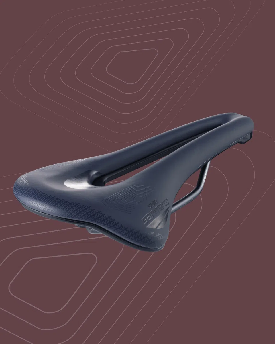 Selle San Marco SHORTFIT 2.0 Supercomfort Racing - Sillín Bicicleta Gravel y Bikepacking, Ligero y Cómodo, Agujero Anatómico, Gel Extra, Rail Acero