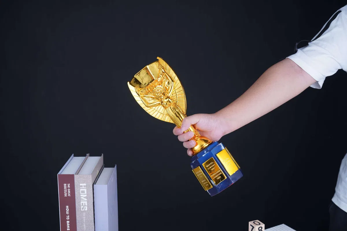 Trofeo Rimet réplica de trofeos de campeones de la Copa del Mundo Copas de Premio de tamaño Completo restauración 1:1 trofeos Recuerdos de fútbol ​​exhibición temática de Bar
