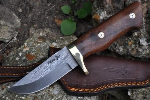 Perkin Cuchillo de caza de damasco hecho a mano – AR100