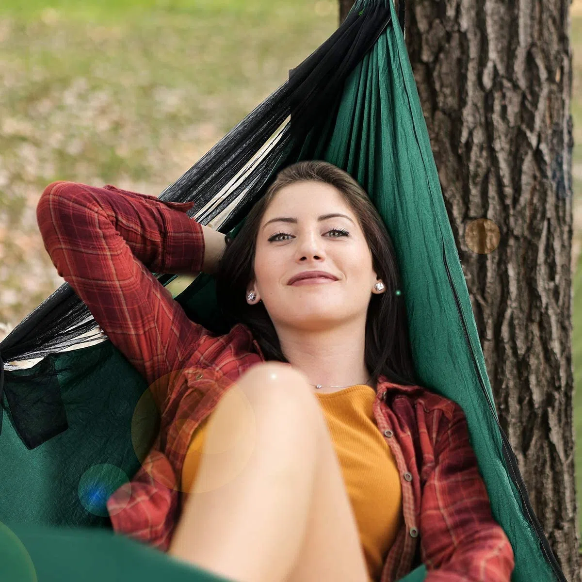 COVACURE Camping Hamaca con Mosquitero, 2 Arboles Correas/Mosquetones/Cuerdas/Doble Portátiles al Aire Libre Ligero Hamaca de Nylon para Camping Excursiones de Senderismo Viajes y Jardín