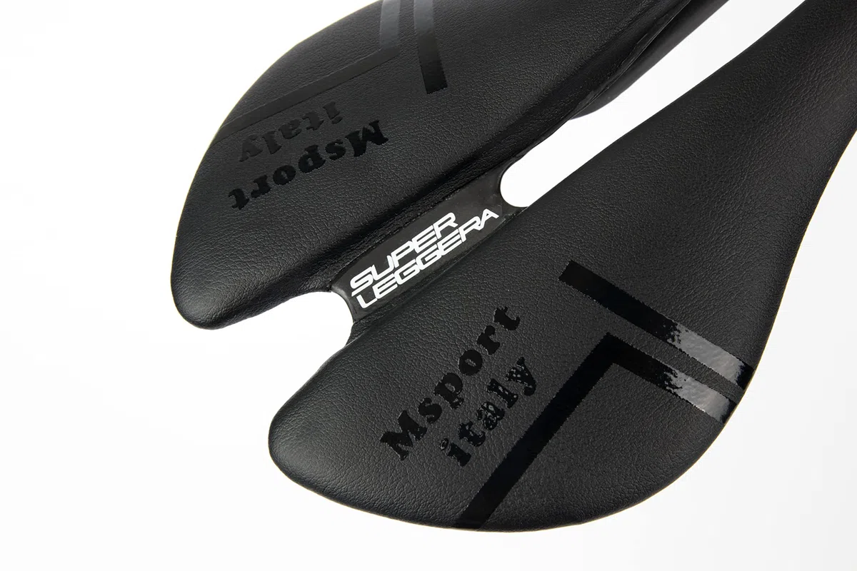 Msport Sillín de bicicleta de fibra de carbono para bicicleta de carretera y MTB súper ligero (negro)