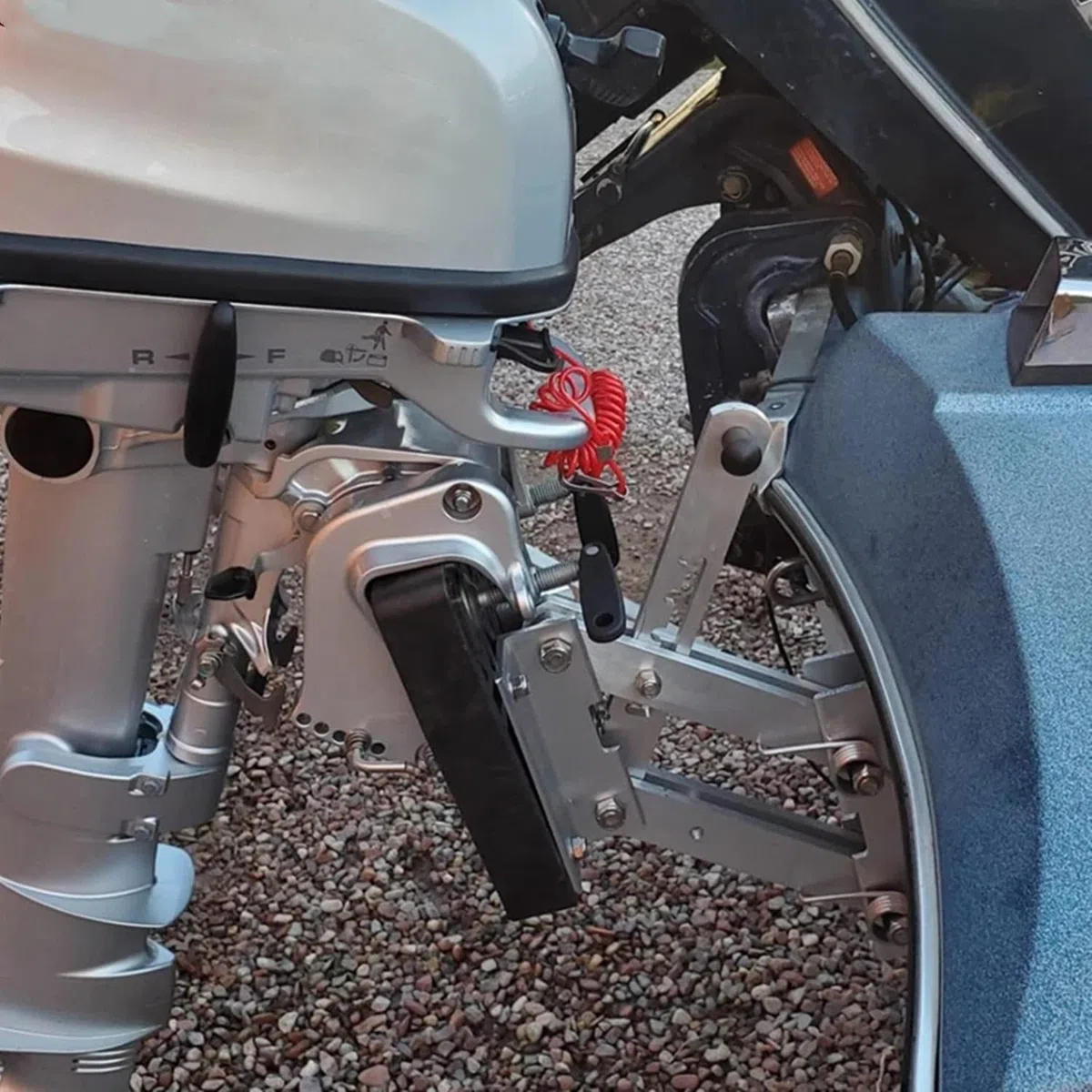Nisorpa Soportes de motor de barco – hasta 20 hp, carga de 110 libras, soporte fuera de borda para transom, soporte de motor fuera de borda para 2 tiempos