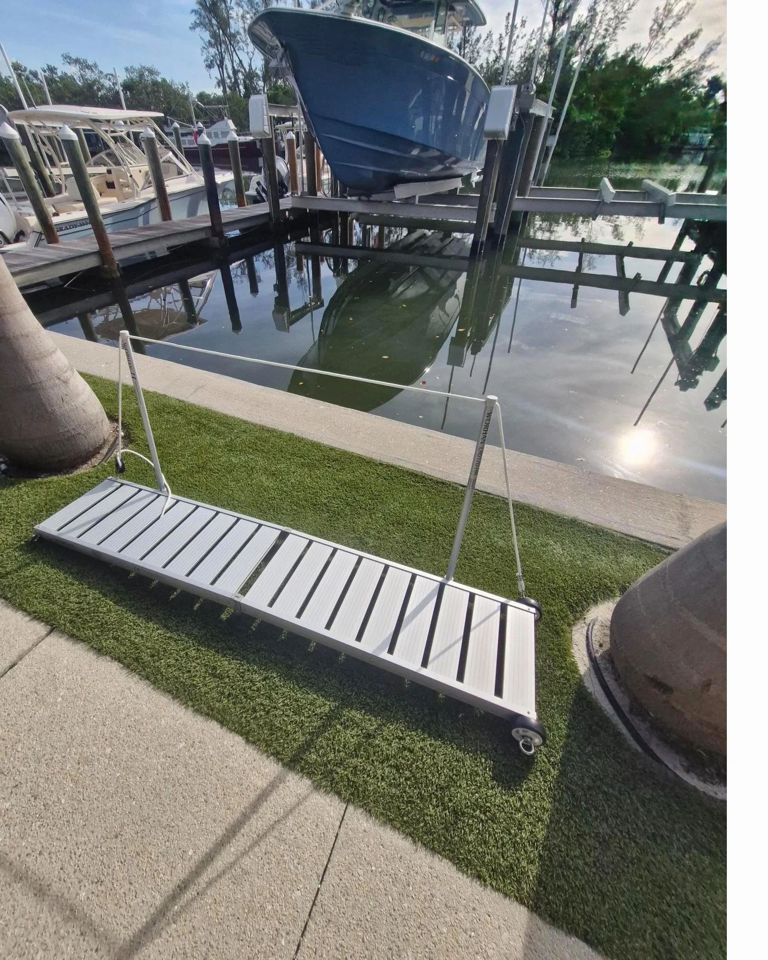 Pasarela para Barco Gangway Yate Velero de Aluminio Plegable Ligera con Toma de Anclaje Ruedas con Rodamientos Superficie Antideslizante 200cm MG200