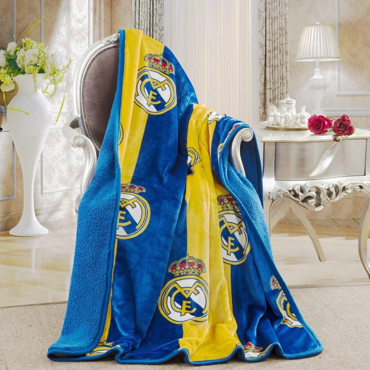 Real Madrid Silk Touch - Manta con Forro de Sherpa (50 x 60 Pulgadas)