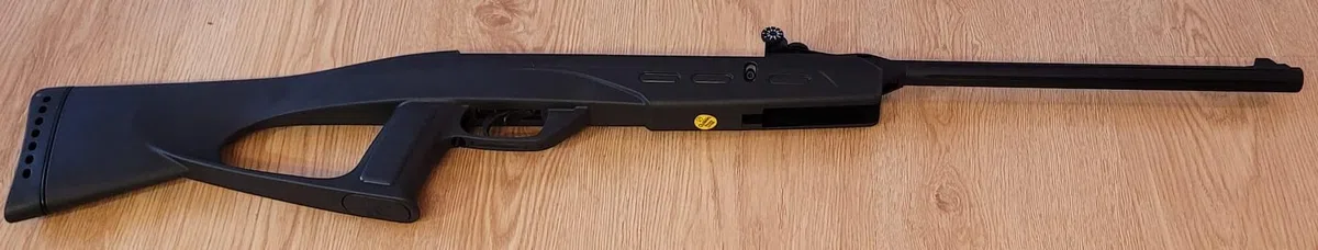 Carabina Perdigón Deltafox GT 3 Julios + Visor 4x20. Calibre 4,5mm + Tarjeta de Armas + Funda + Balines + Gafas Protectoras. Delta Fox