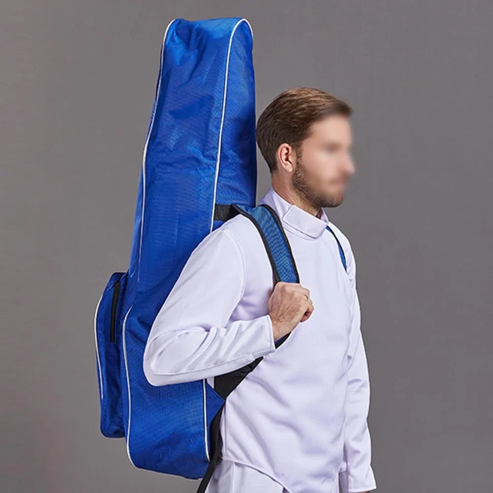 Bolsa de almacenamiento compacta para trajes de esgrima con material resistente y múltiples bolsillos